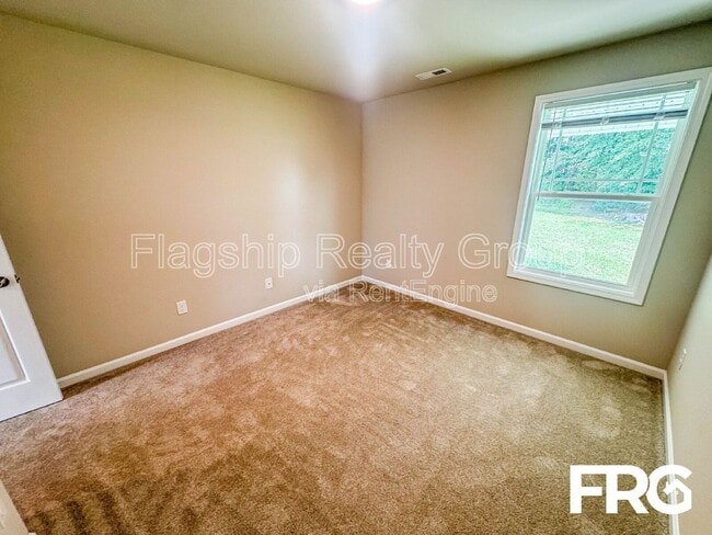 Building Photo - 110 Highland Pk Dr