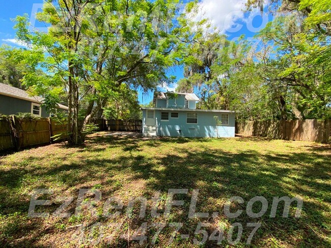 Building Photo - Charming 3/2 in Great Location In Deland