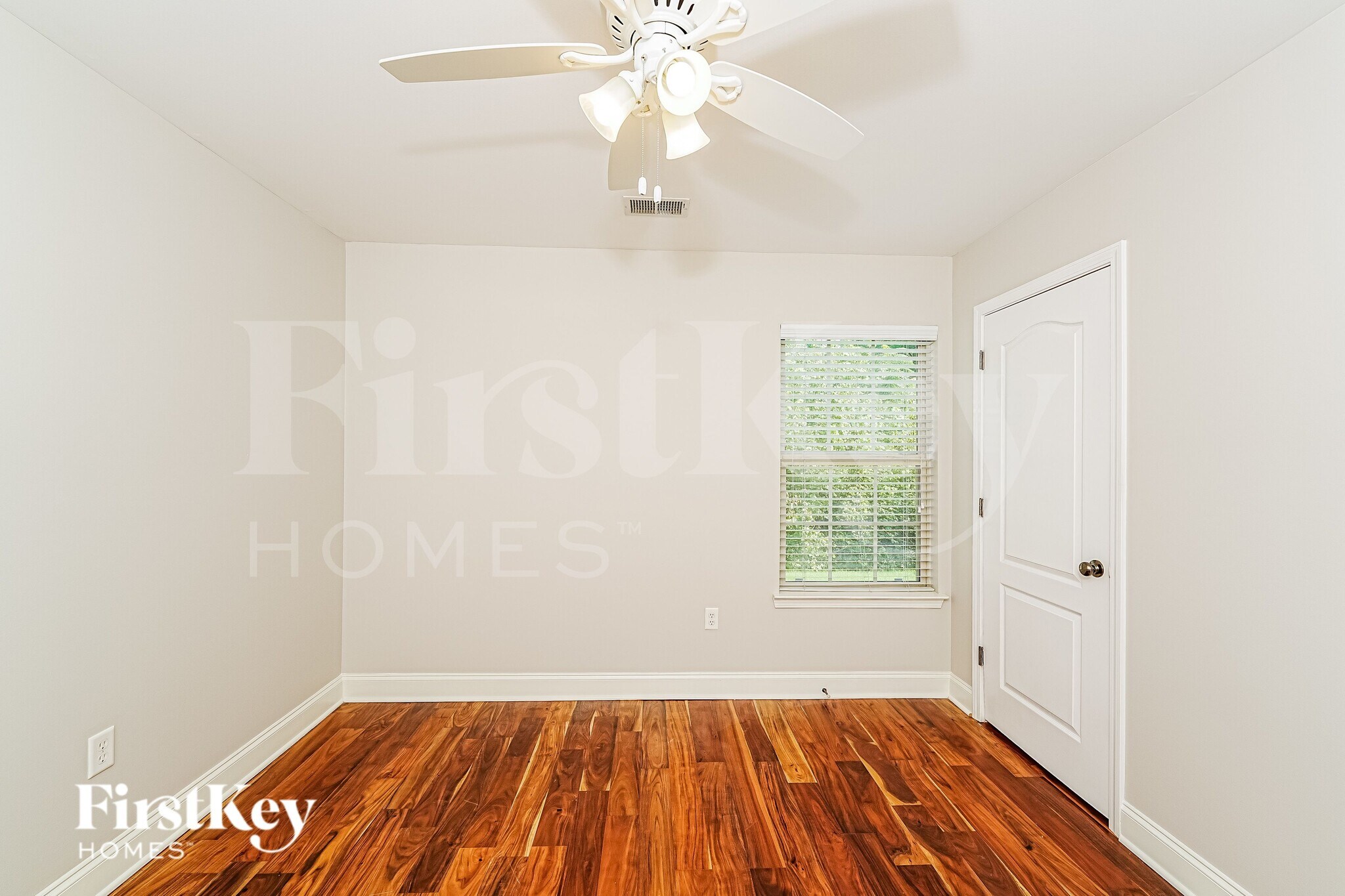 Building Photo - 417 Rockview Trail