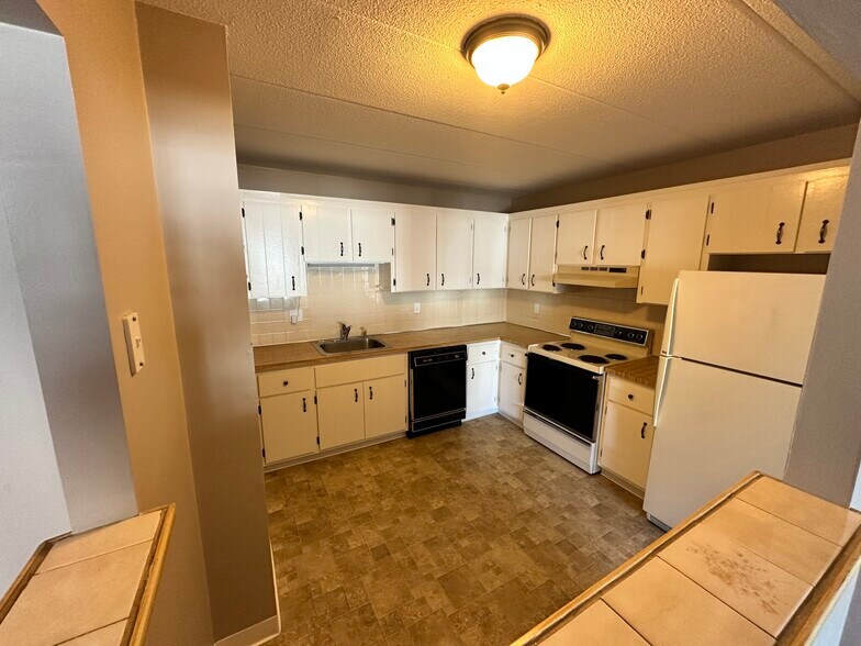 Building Photo - 43-51-51 Albion St