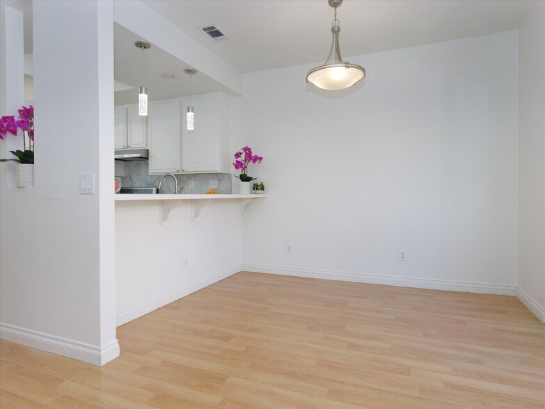 Building Photo - 28154 Bobwhite Cir