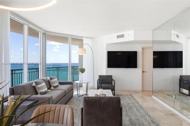 Building Photo - 17375 Collins Ave
