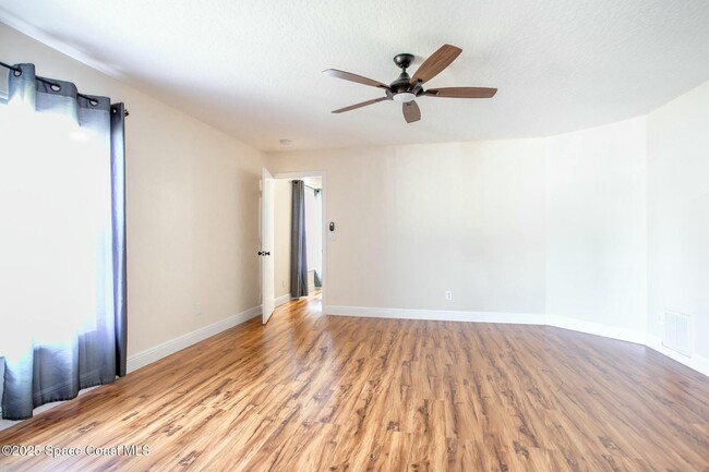 Building Photo - 6485 Orchid Ave
