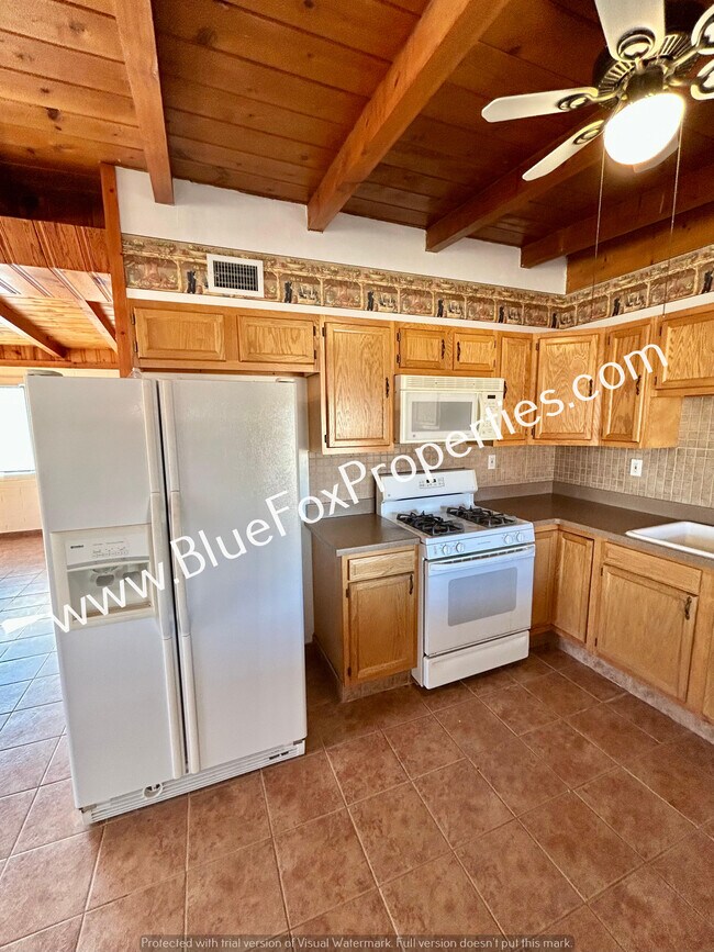 Building Photo - 6140 N Van Ark Rd