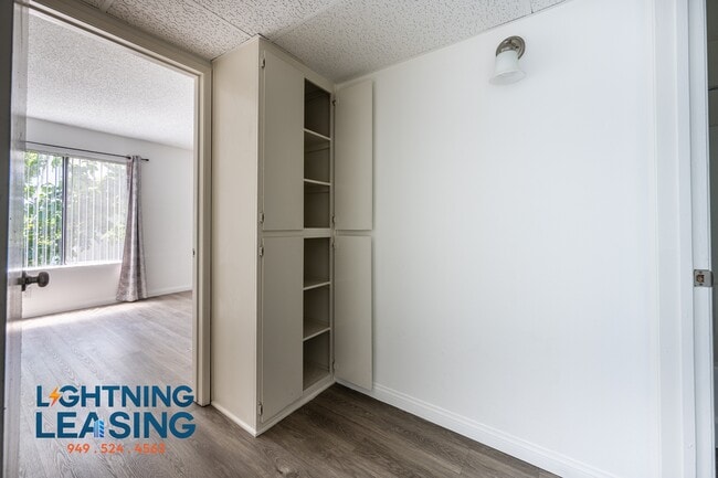 Building Photo - 14201 Victory Blvd