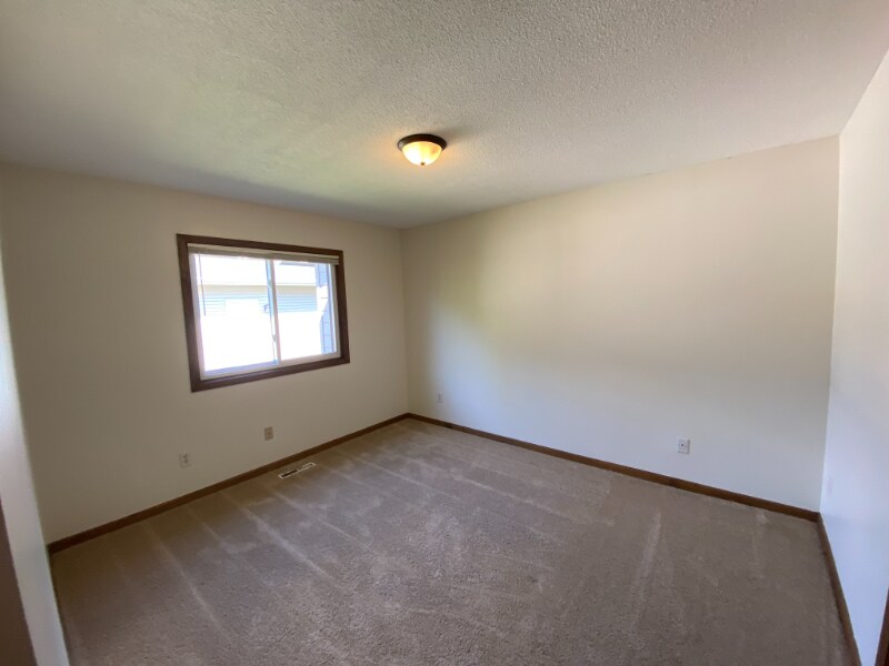 Building Photo - 9308 Colorado Rd