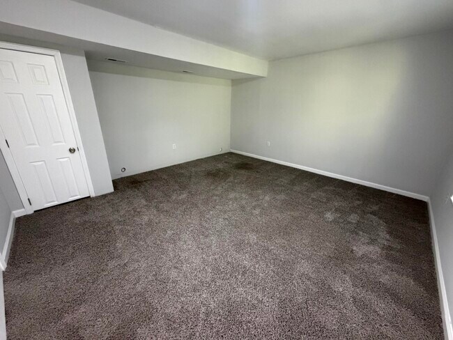 Building Photo - 5318 Godas Cir