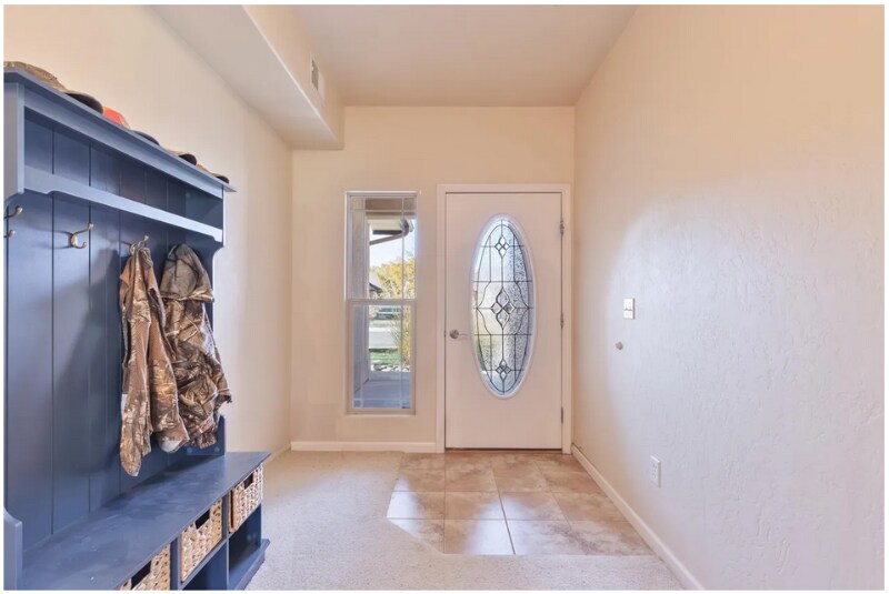 Building Photo - 829 Montclair Dr