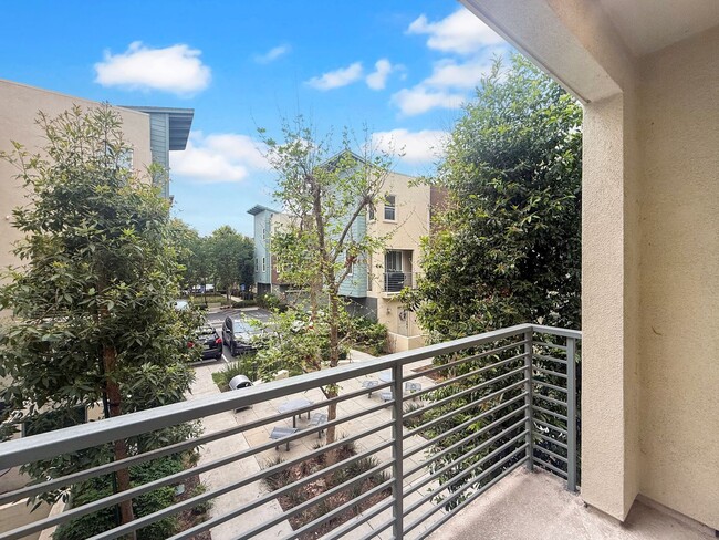 Building Photo - Great 2B/2.5BA Townhome in Escondido!