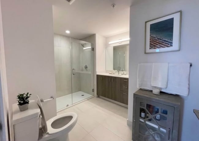 Building Photo - 2321 Laguna Cir