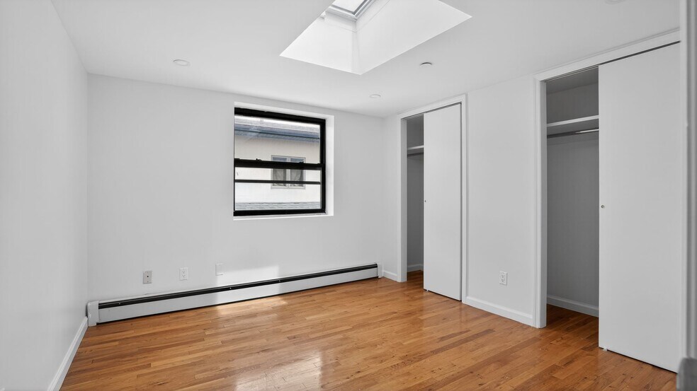 Building Photo - 1111 Sheepshead Bay Rd