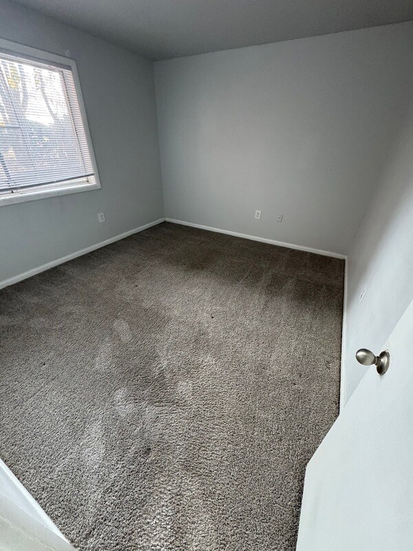 Building Photo - 5616 Crenshaw Rd