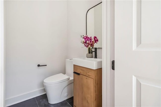 Building Photo - 1554 Columbia Cir