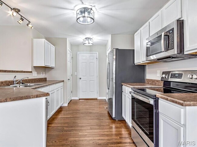 Building Photo - 863 Harbor Woods Dr