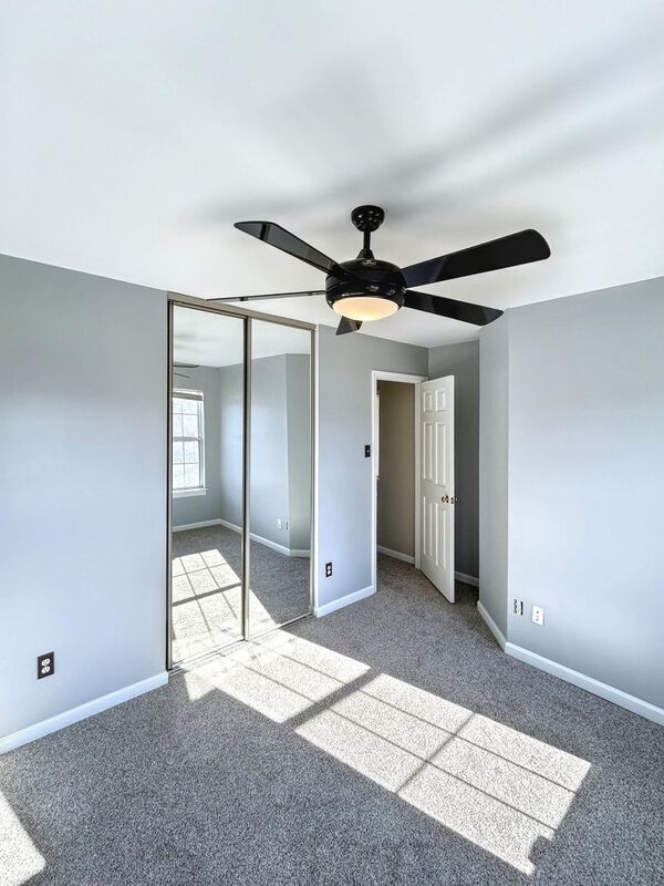 Building Photo - 6005 Almond Creek N Ln