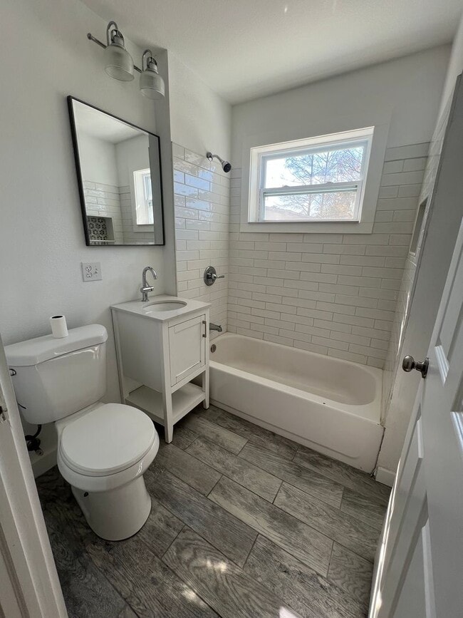 Building Photo - Charming 3-Bed / 2-Bath Renovated Rental in Washington Shores – Prime Orlando Location!