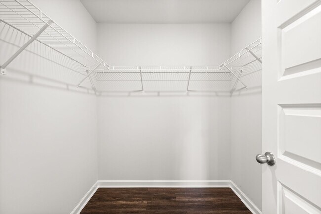 Building Photo - 4 Bed 2.5 Bath home in Gainesville!