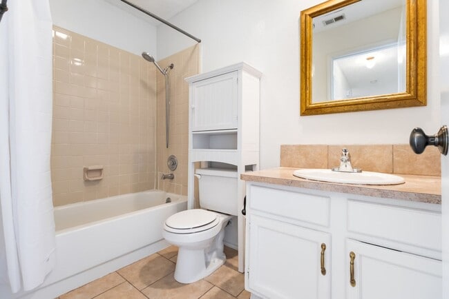 Building Photo - 8430 Cranberry Hill