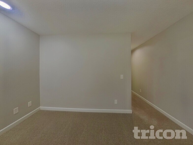 Building Photo - 3337 Braden Dr