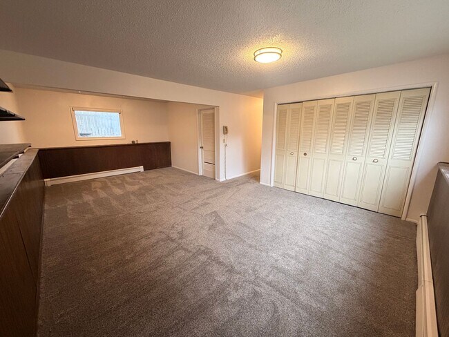 Building Photo - A beautiful and spacious (4) Bedroom home has what you need!