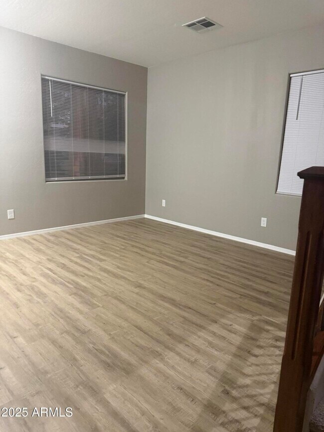 Building Photo - 2014 S Falcon Dr