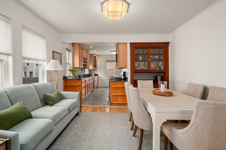 Building Photo - 37 Everett St