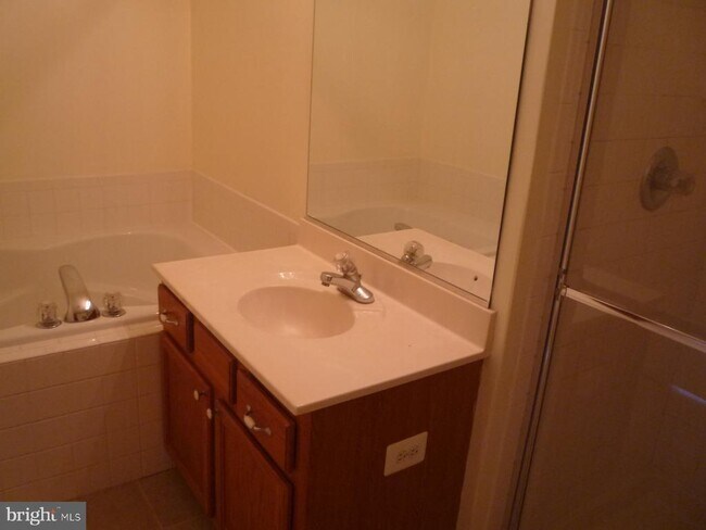 Building Photo - 552 Sparkleberry Terrace NE