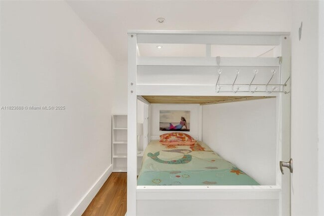 Building Photo - 5005 Collins Ave