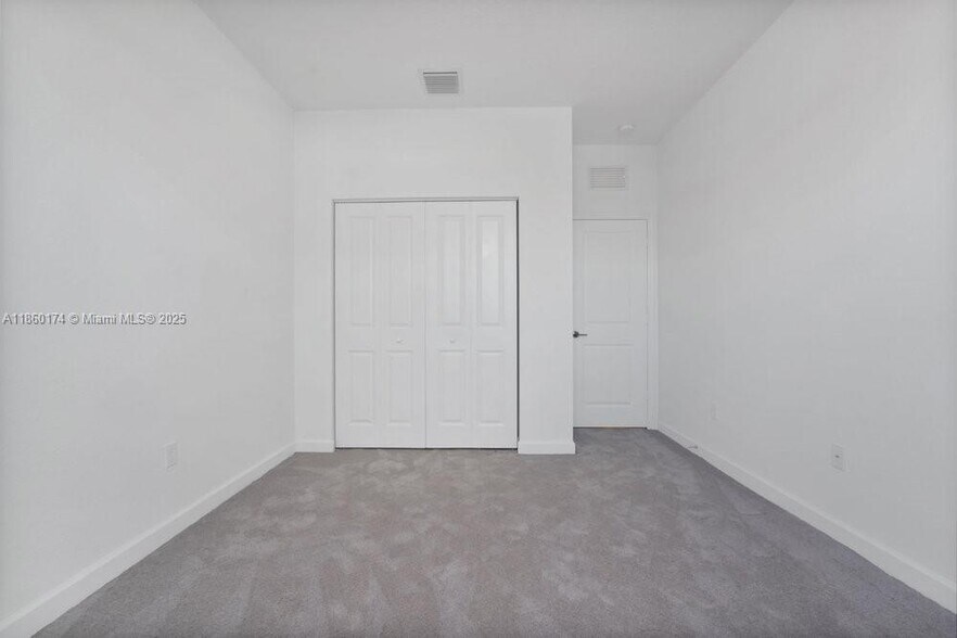 Building Photo - 250 SW 159th Ln
