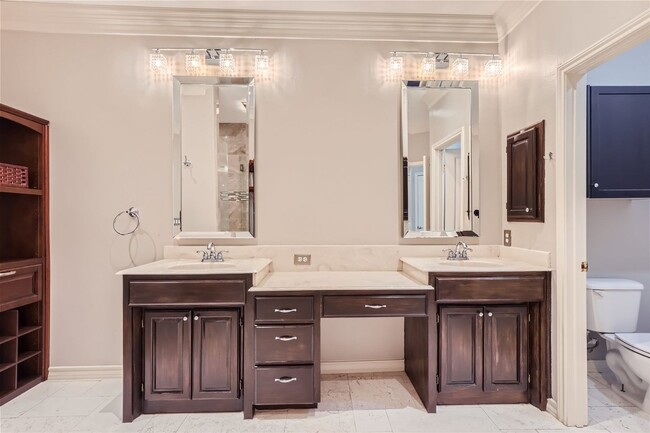 Building Photo - Stunning Home in Guard Gated Community ~ I...