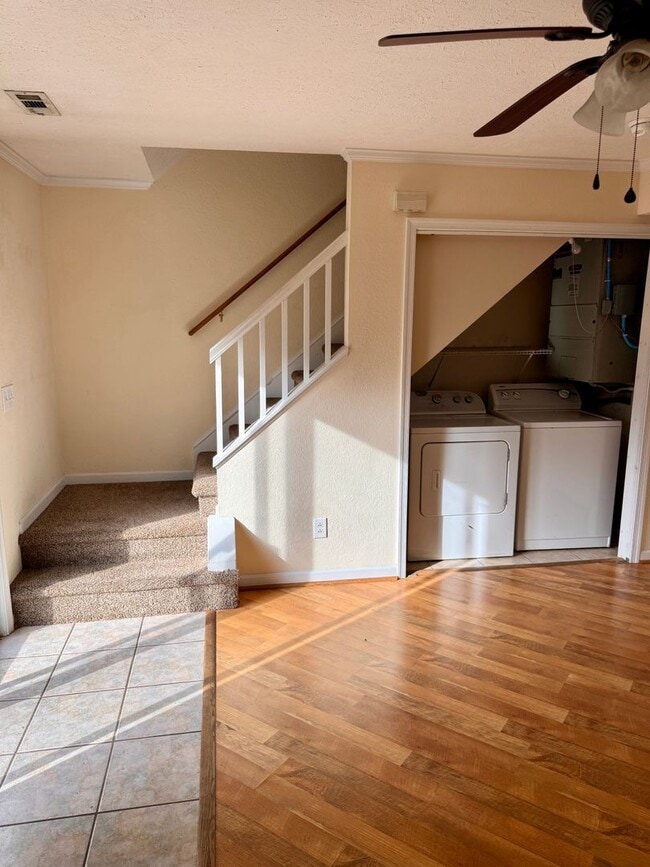 Building Photo - 1476 Tenbury Dr