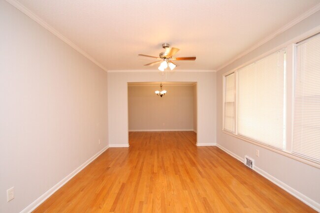 Building Photo - 7620 Charlotte Dr SW