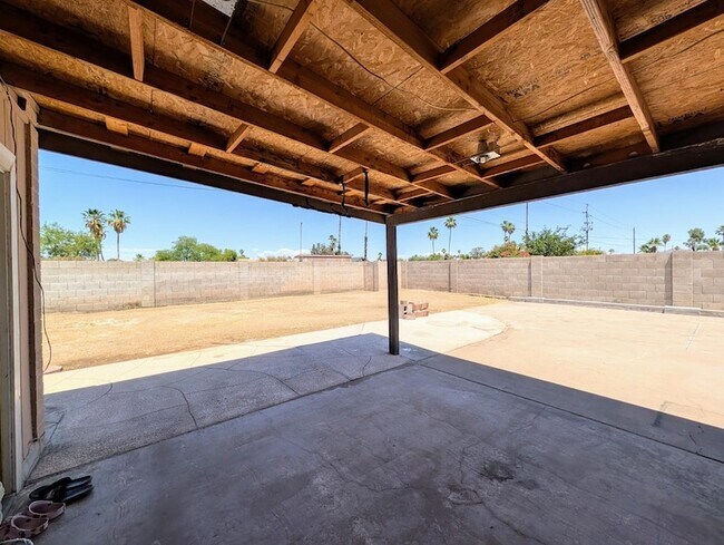 Building Photo - 3848 W North Ln
