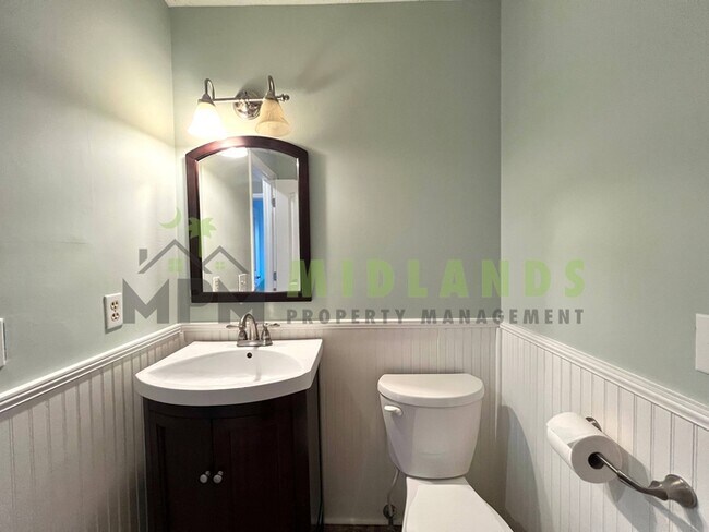 Building Photo - 201 Mariners Row