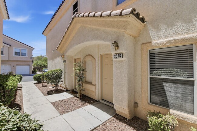 Building Photo - 2576 Velez Valley Way