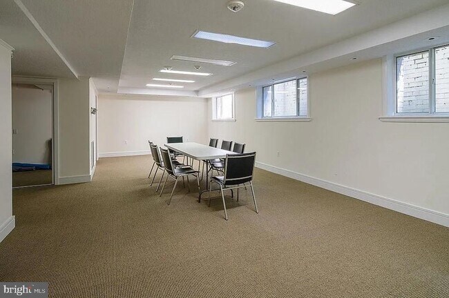 Building Photo - 1730 Arlington Blvd