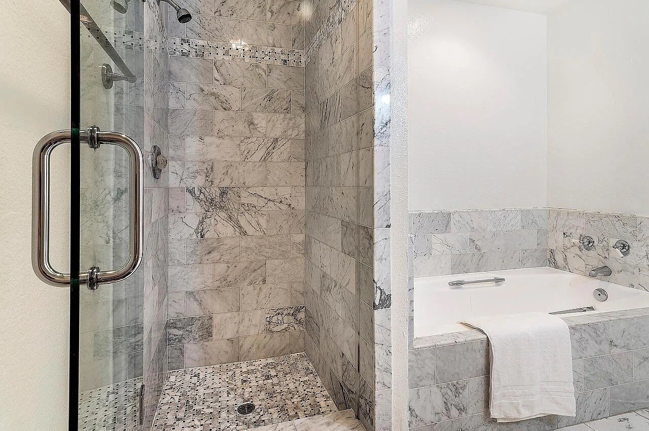 Building Photo - 1650 Veteran Ave