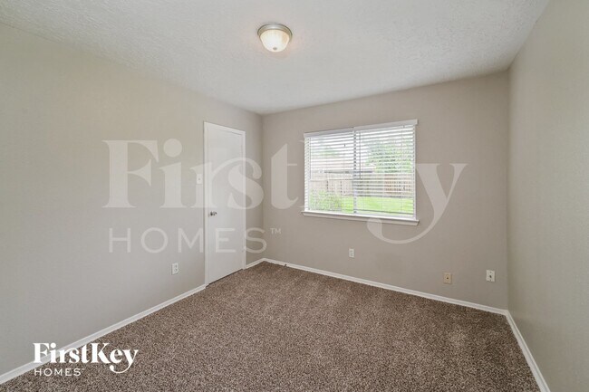 Building Photo - 7119 Tara Blue Ridge Dr