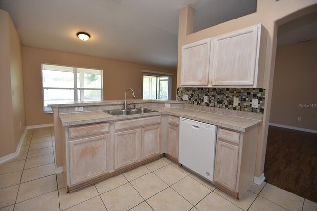 Building Photo - 13 Sergeant Ct