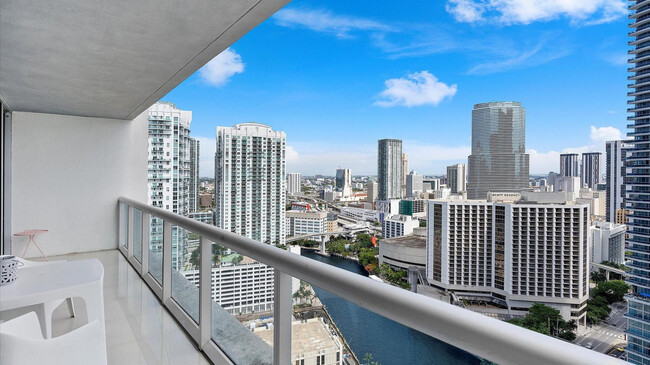 Building Photo - 485 Brickell Ave