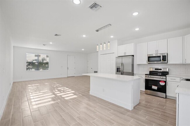 Building Photo - 183 Wright Dr
