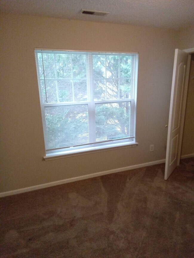 Building Photo - Great Home Close To Historical Downtown Matthews!