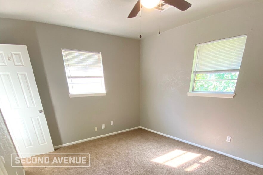 Building Photo - 1205 NW 105th St