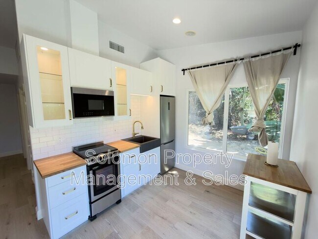 Building Photo - 2840 Esturion Pl