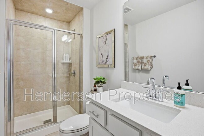 Building Photo - 3008 Oak Landing Dr
