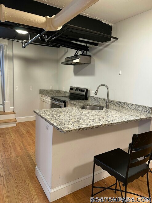 Building Photo - 1450 Commonwealth Ave