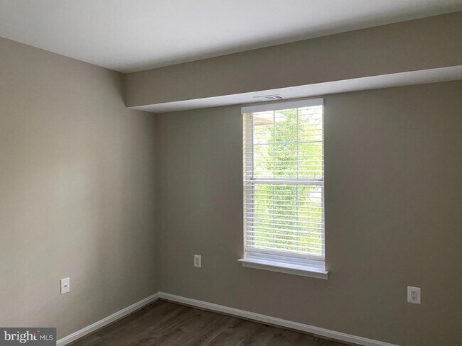 Building Photo - 9949 Grapewood Ct