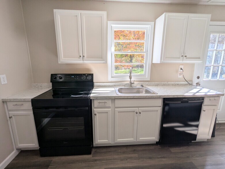 Building Photo - 417 Woodlyn Rd