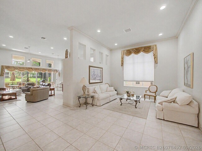 Building Photo - 121 Orchid Cay Dr