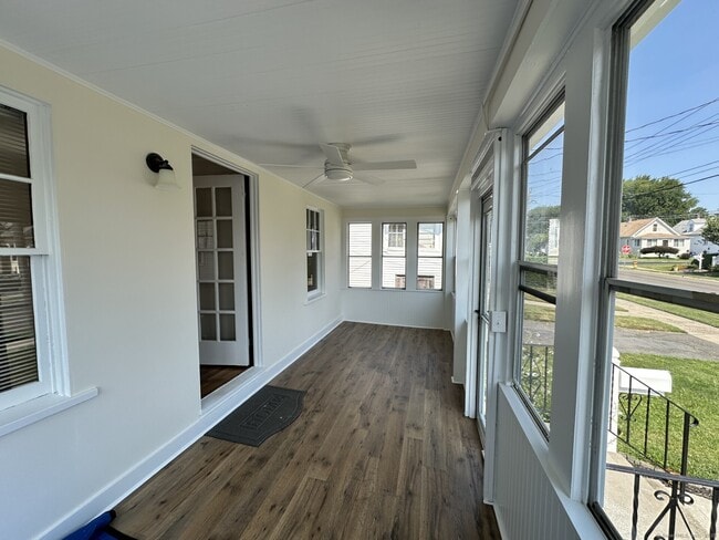 Building Photo - 128 Grove Pl